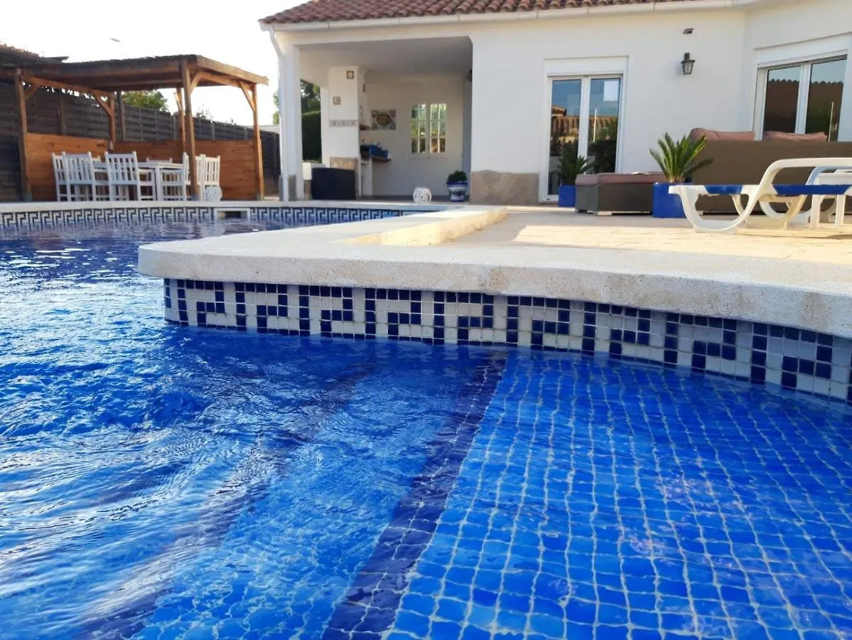Villa Voor 8 Personen Met Zwembad Calafat